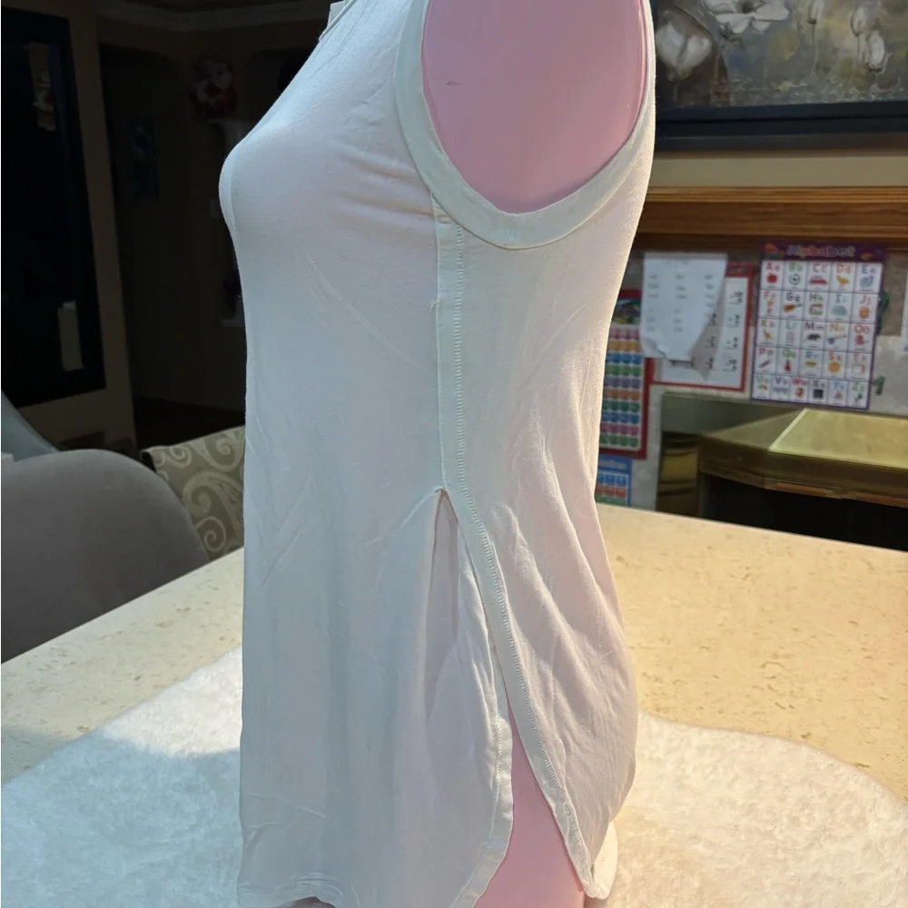 Wilfred White Sleeveless Tank Top - Picture 6 of 9